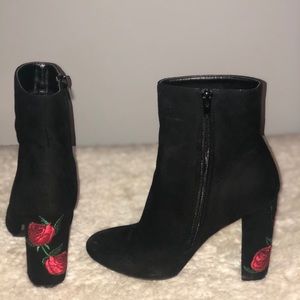 Faux-Suede Booties w/ 🌹detail